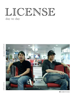 LICENSE vol.Zepp ENJOY!!~the energy 2010~　公式パンフレット「LICENCE day-to-day」